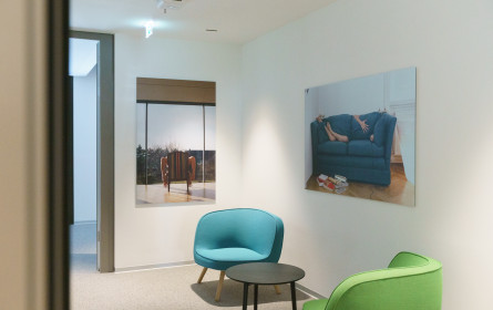 Arbeiten des Vonovia Award für Fotografie im Buwog Kunden- und Verwaltungszentrum ausgestellt