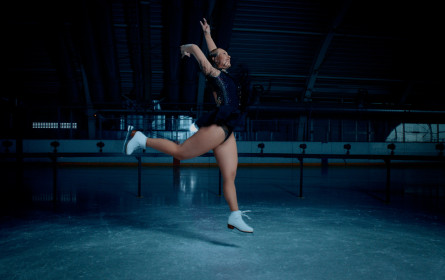 Eisläuferinnen als Statuen, ein Ranggler als Meme und mehr: „Legenden von Morgen“