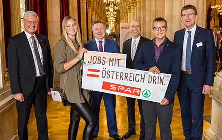 Herzlich Willkommen: Erster Arbeitstag für 300 neue Spar-Lehrlinge