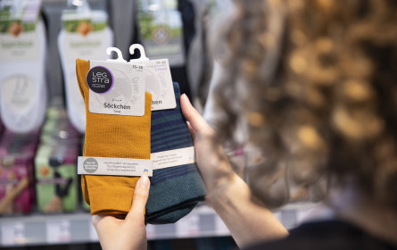 Holzfaser-Socken und Recycling-Strümpfe