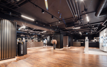 sehen!wutscher eröffnet Österreichs größtes Optikgeschäft in Wien