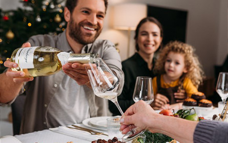 Schlumberger schickt prickelnde Weihnachtsgrüße ins Homeoffice