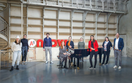 Zum goldenen Hirschen gewinnt Pitch für „What the fuck happened“