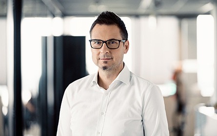 Geschäfte auf Distanz: Warum moderne Business-Telefonie gerade jetzt die Kundenbindung stärkt