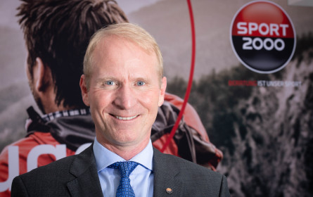 Sport 2000 mit „verlängertem Ladentisch“