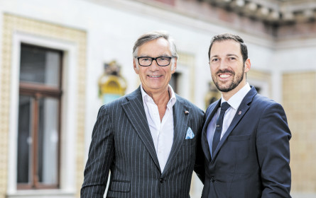 Die Schmuckliebhaber