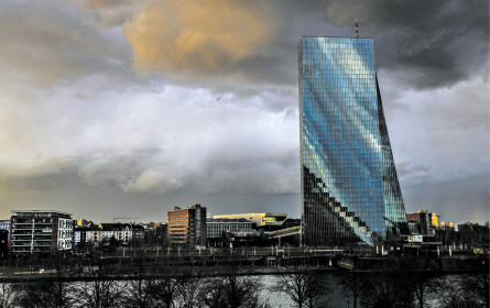 Dunkle Inflationswolken