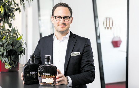 Karibischer Rum für Coca-Cola