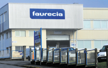 Faurecia stockt Hella-Anteile auf