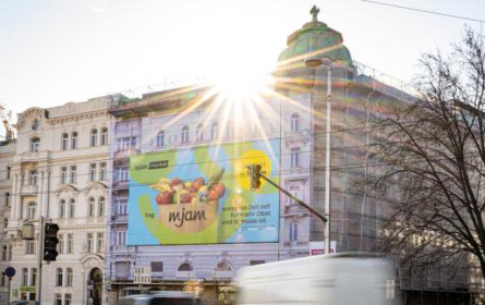 Starker Blickfang: Werbewand mit neuen Standorten in der City