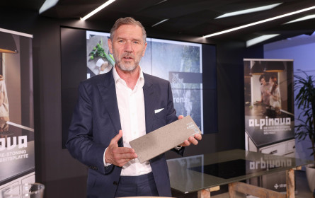 Strasser Steine vertraut auf TextHelden