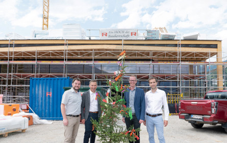 Firstfeier für neuen Spar in Uderns