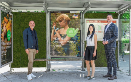 Grüne Wartehallen für dm