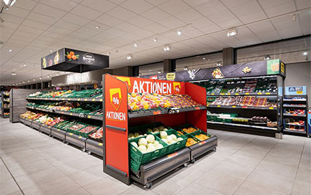 Hofer feiert Wiedereröffnung in Walding