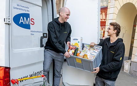 Billa spendet Lebensmittel