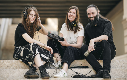 „Rückfragehinweis“: der Podcast, der OTS-Presseaussendungen sprechen lässt