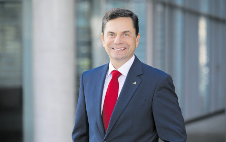 Erlös klar über Branchenschnitt