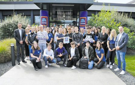 Hofer begrüßt Lehrlinge