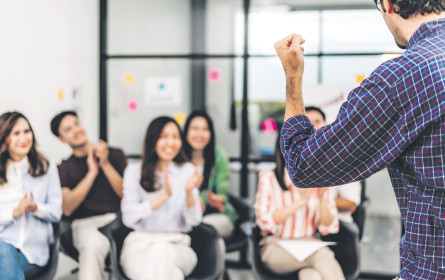 Es ist Feuer am Dach