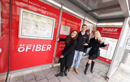 Gebrandete Wartehalle für Glasfaser-Internet