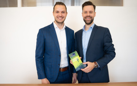 FHWN-Absolvent sorgt mit Start-up „FanInvest“ für Furore