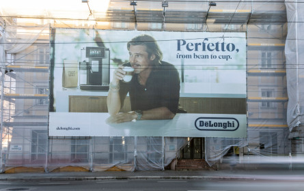 Brad am Bigboard: OOH-Kampagne für De’Longhi