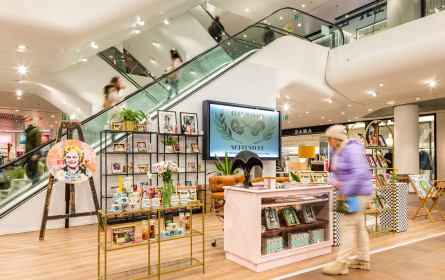 Kultur reloaded live im Gerngross Schaufenster