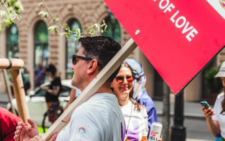 Das House of Communication Wien verwandelte sich für die Regenbogenparade zum House of Love