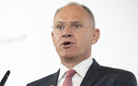 Gipfel des Innenministeriums zur Demokratie-Stärkung