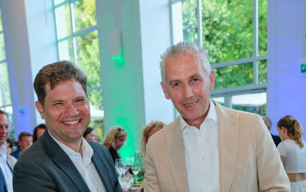 Jubiläumsfest von Infoscreen mit „Sturmwarnung“