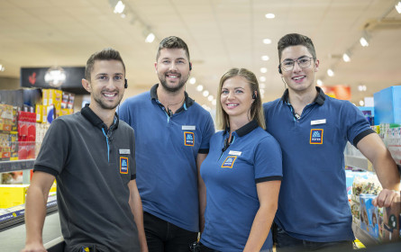 Hofer bietet Mitarbeitern von Salamander und Delka Perspektiven