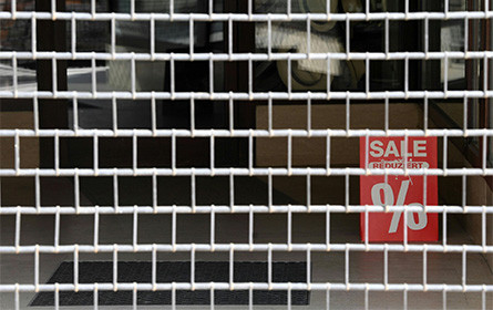 Sparende Kunden schmerzen Handelsbranche besonders