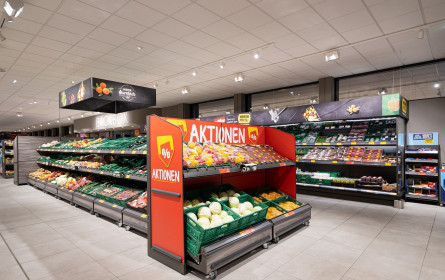 Wiedereröffnung von Hofer in Horn