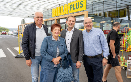 „Sautanz“ bei Billa Plus in Neusiedl am See