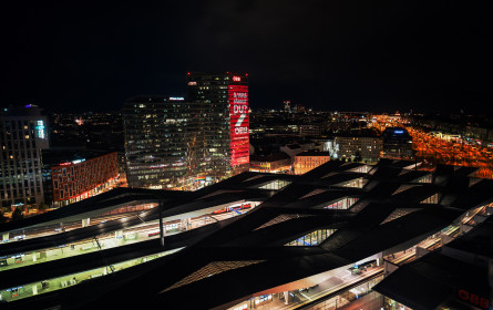 ÖBB Werbung: Neue Kampagne lässt ÖBB-Unternehmenszentrale erstrahlen