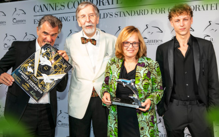 kraftwerk gewinnt zwei Silberne Delphine