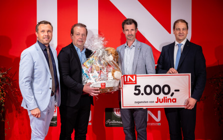 5.000 Euro-Spende von Interspar an Mädchen mit echtem Kämpferherz