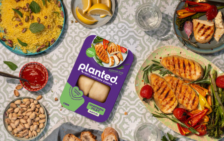 Das Fleisch der Zukunft: Planted lanciert das erste pflanzliche Hühnerfilet ohne Zusatzstoffe
