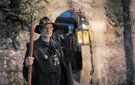 Führungen und Rundgänge