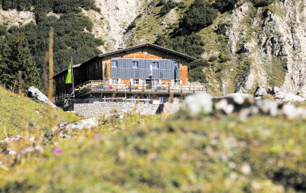 Alpenhütten gut gebucht