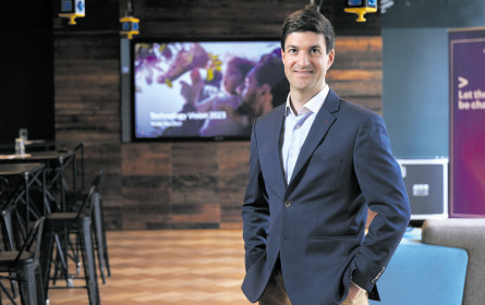 Digitale Welt fusioniert mit der physischen Welt