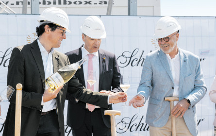 Spatenstich mit perlendem Abgang