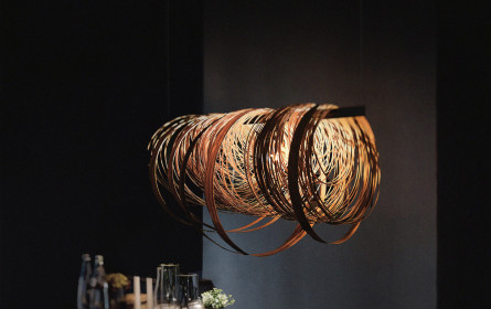 Mit Holzfurnierstreifen Licht und Schatten neu gedacht