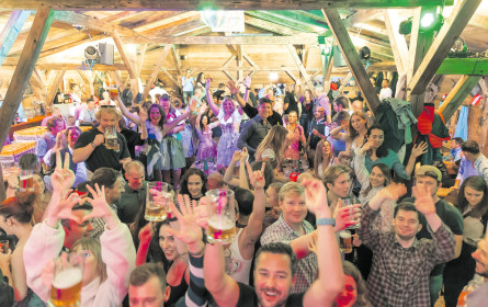 Dirndl & Lederhosen-Gaudi