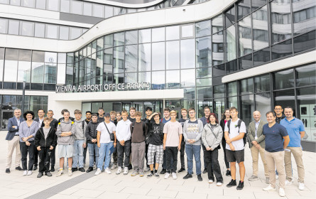 Lehrlinge am Flughafen