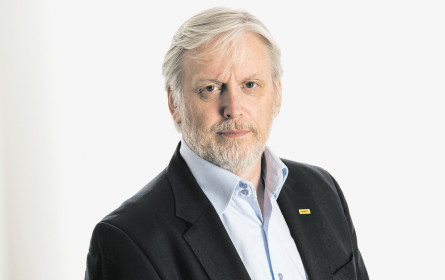 „auto touring&rdquo; bleibt Reichweitenkaiser