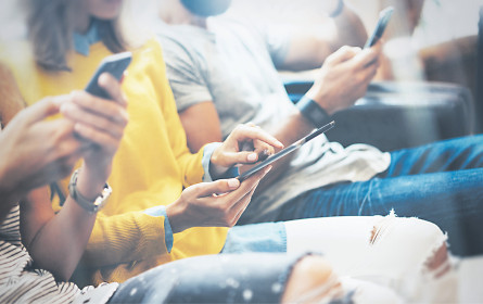 Streamen visueller Inhalte am Handy hoch im Kurs