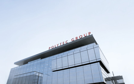 Polytec rutscht in die roten Zahlen