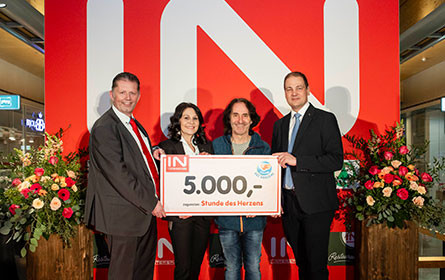 5.000 Euro-Spende von Interspar an Hohenemser Familie mit zwei kranken Kindern
