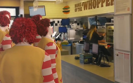 Schräge CGI-Kampagne von The Guardians of Social Media